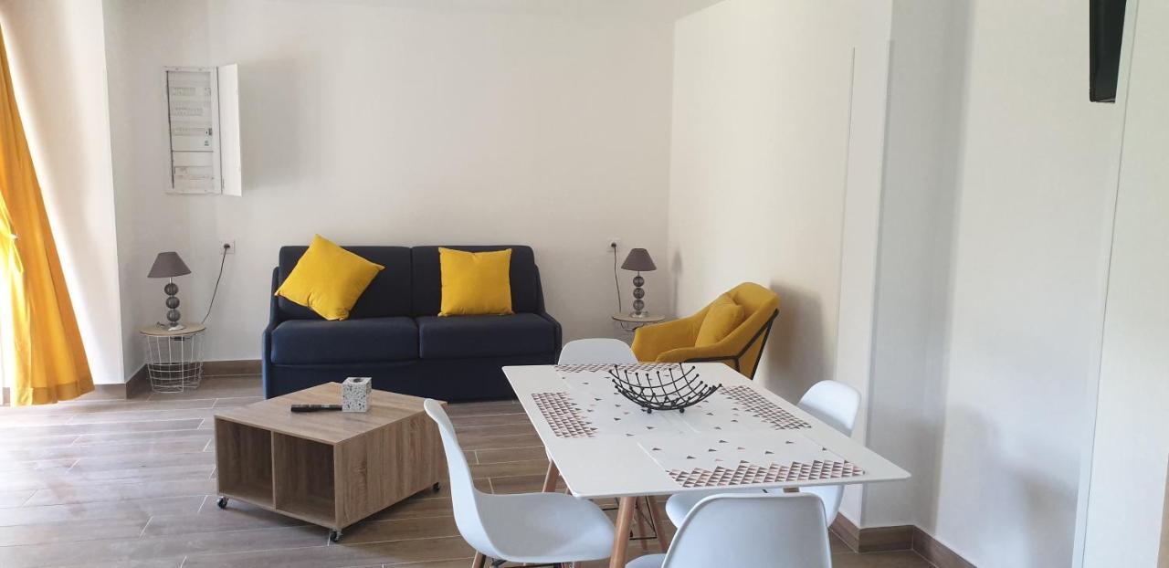 Appartmantei Apartment Castirla Екстериор снимка